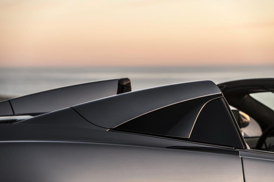 Детали экстерьера McLaren 570S Spider 2017 года  (NA) (фото 40 из 42)